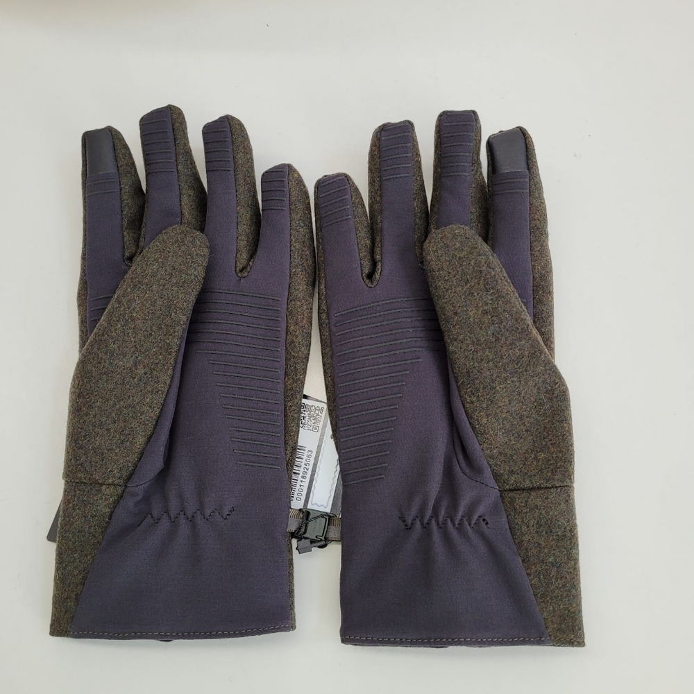 Men's Lululemon gloves L/XL NWT